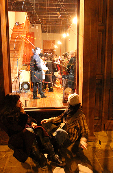 Casa M Dueto Tatiana da Rosa e Yanto Laitano. 8ª Bienal do Mercosul 2011. Foto: Flávia de Quadros