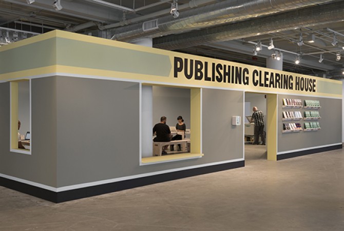 Temporary Services, <i>Publishing Clearing House</i>, 2014, Sullivan Galleries. Foto: James Prinz.