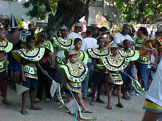 Desfile, 2003. Fotos: Arquivo Loucura Suburbana