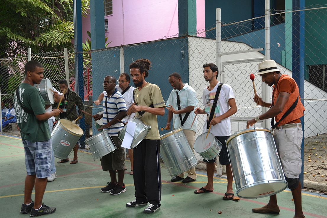 Percussion workshop and drum rehearsals. Photos: Archive Loucura Suburbana